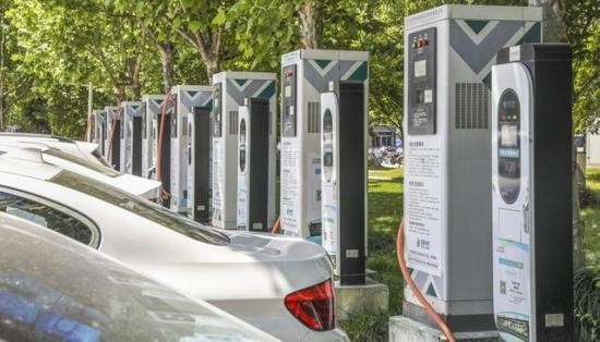 汽車充電樁加盟利潤分析，輕松實現(xiàn)財富夢想