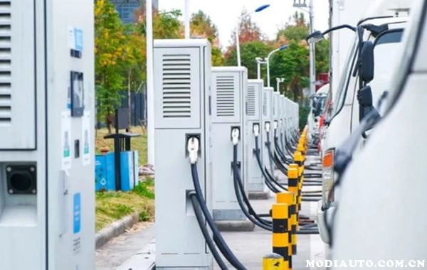 汽車充電樁廠家直銷可以做到品質(zhì)與價(jià)格的雙重優(yōu)勢(shì)！