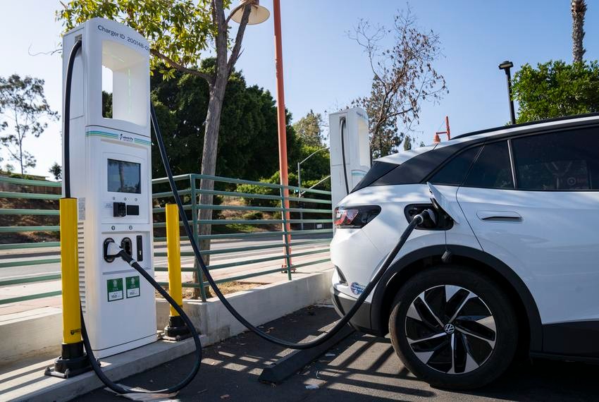 新能源轉(zhuǎn)型下的商機(jī)之新能源充電樁投資指南