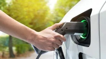 電動汽車充電樁環(huán)保出行新選擇