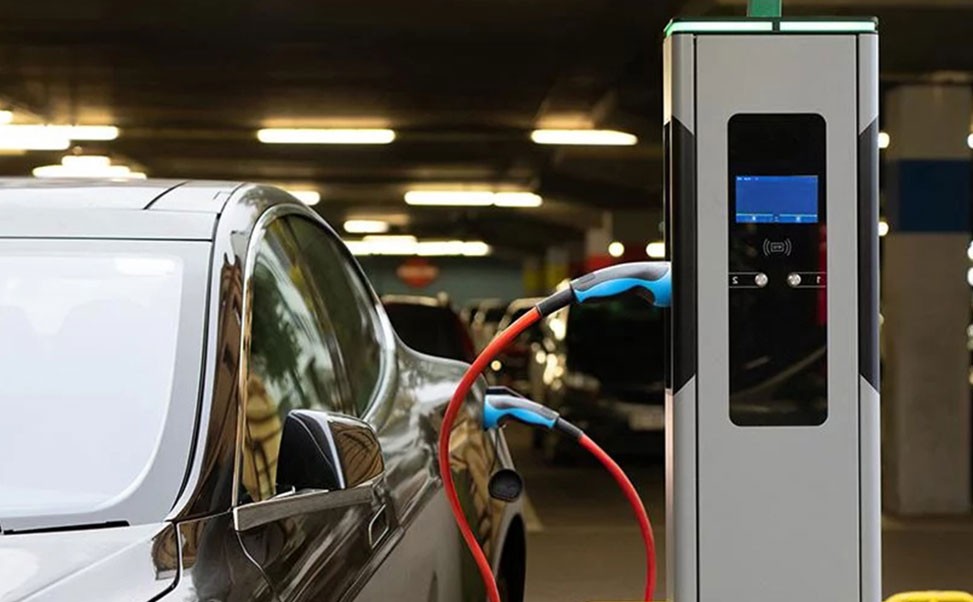 公交站汽車充電樁的規(guī)?；瘮U張：驅動可持續(xù)交通的核心力量
